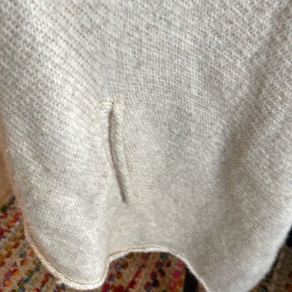 Free People sweater EUC - Picture 4 of 7